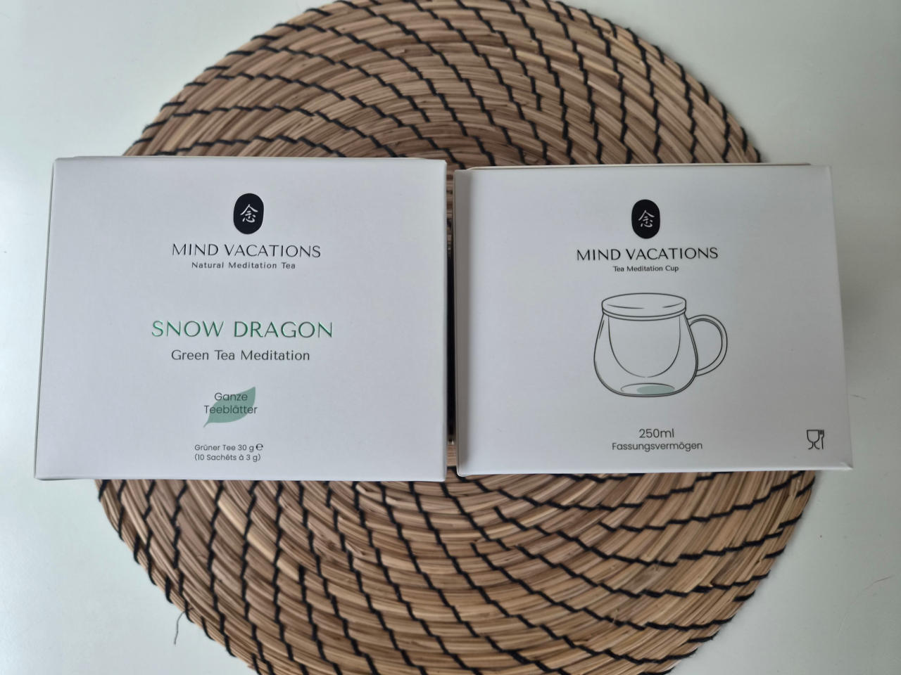 Inhalt des Tea Meditation Deluxe-Starter-Sets Snow Dragon