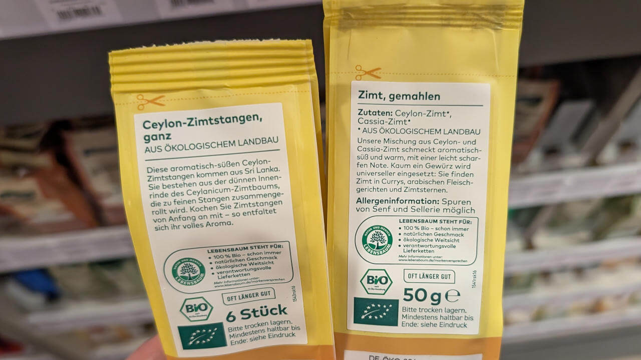 Achtung beim Kaufen von Zimt für den Zimttee, denn Zimt ist nicht gleich Zimt. Insbesondere beim gemahlenen Zimt kommt häufig eine Mischung aus Ceylon und dem günstigeren Cassia-Zimt zum Einsatz.